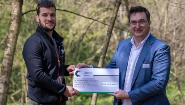 Massongex: la fondation "Carbon Free Valais/Wallis" offre son premier soutien à la forêt du Châtillon